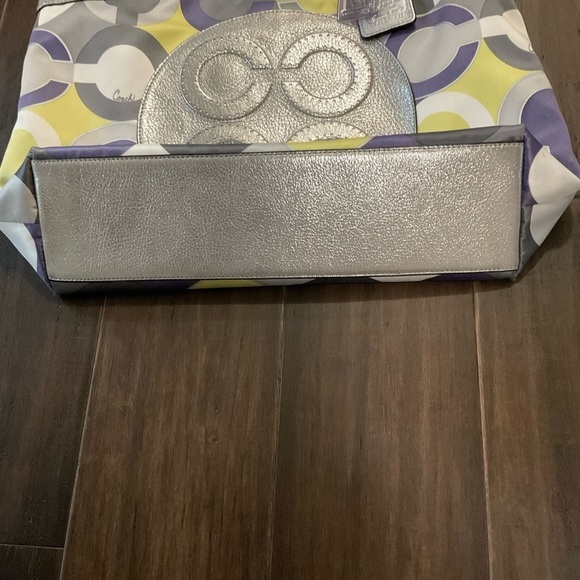 COACH JULIA OP ART SIGNATURE SHOULDER TOTE SILVER ACCENT 14970 - Picture 4 of 9